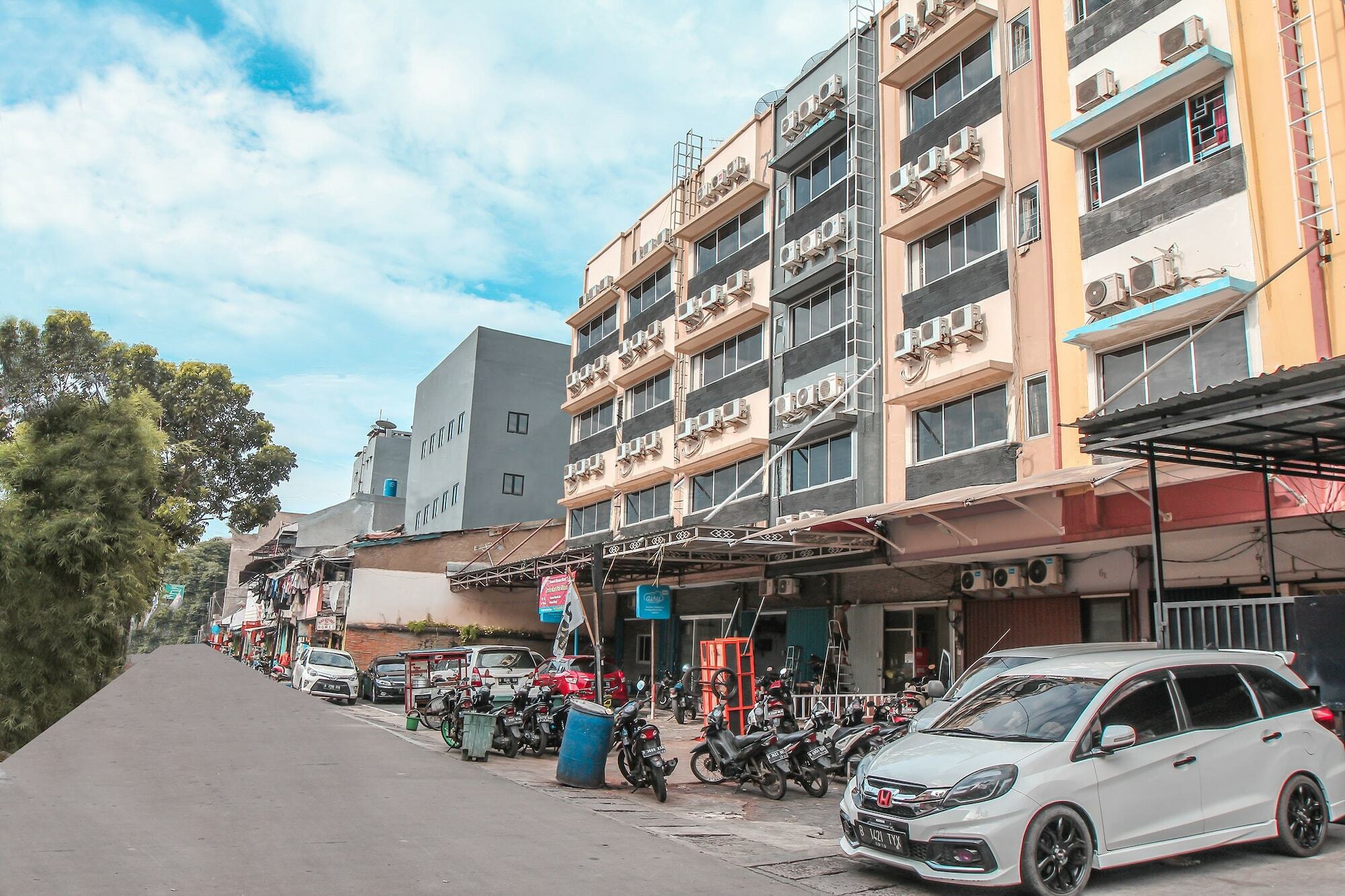 Oyo 383 Env Residence Джакарта Экстерьер фото