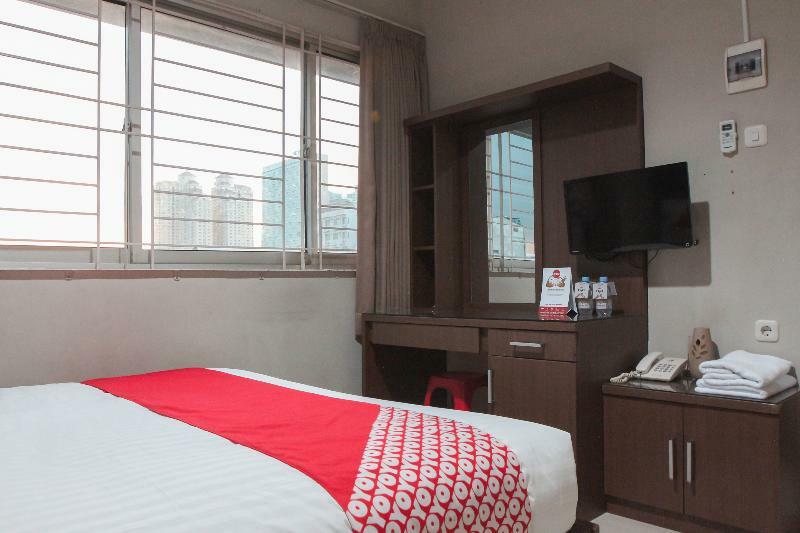 Oyo 383 Env Residence Джакарта Экстерьер фото